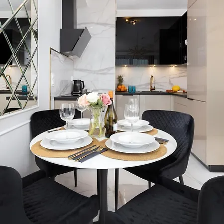 Plac Unii Apartment Gdynia Srodmiescie By Renters Prestige Exterior photo